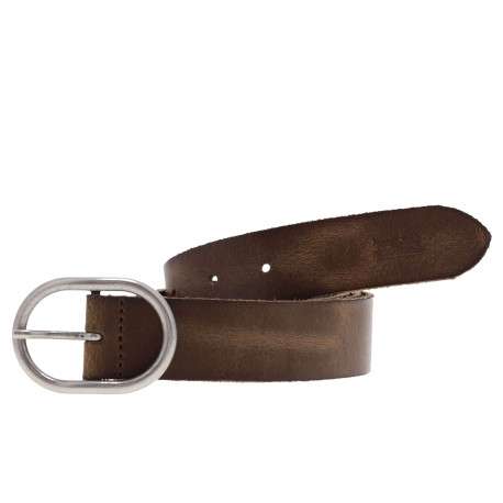 Ceinture marron en cuir avec effet d'usure et une boucle métallique argentée
