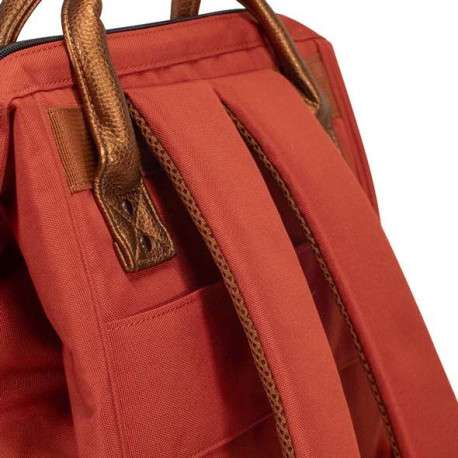 Sac à dos brique pour femme avec une poche centrale zippée et des hanses en cuir - Image 5