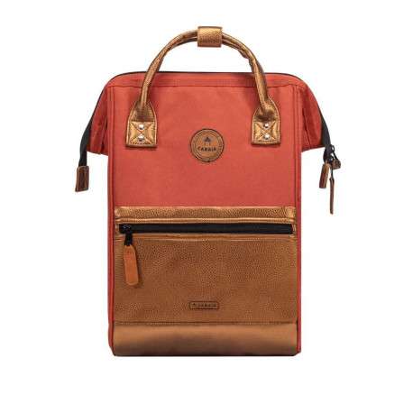 Sac à dos brique pour femme avec une poche centrale zippée et des hanses en cuir - Image 9