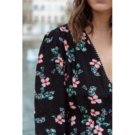 Blouse noire pour femme avec imprimé liberty coupe évasée - Image 5