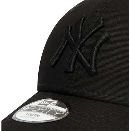 Casquette Kids League Essential 9Forty en coton noire unie avec une coupe strapback et logo sur le côté - Image 4