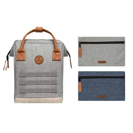 Sac à dos gris clair uni avec une fermeture zippée et des poches interchangeables