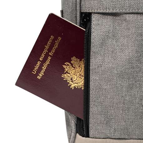 Sac à dos gris clair uni avec une fermeture zippée et des poches interchangeables - Image 4