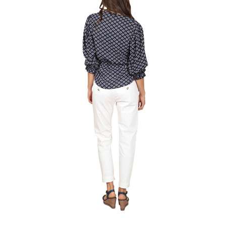 Blouse marine fantaisie coupe ample avec un col v et un imprimé losanges - Image 3