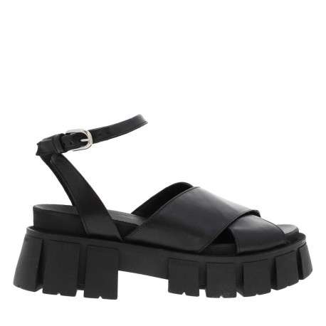 Sandales en cuir noir à semelle chunky fermées par boucle à ardillon - Image 2