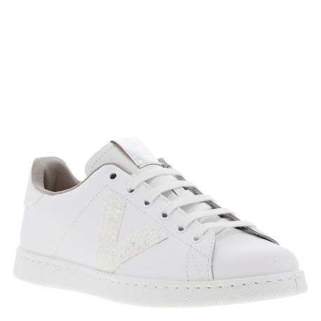 Tennis en cuir blanches avec un talon plat pourvu de lacets - Image 8