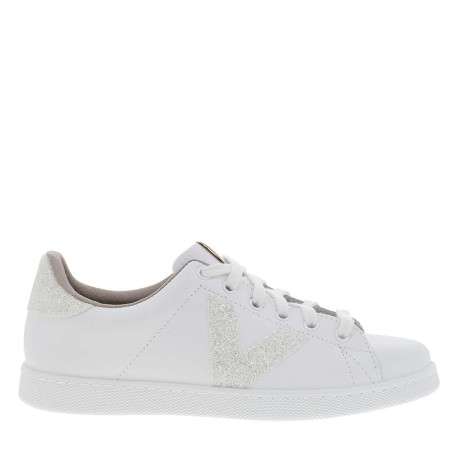 Tennis en cuir blanches avec un talon plat pourvu de lacets - Image 2