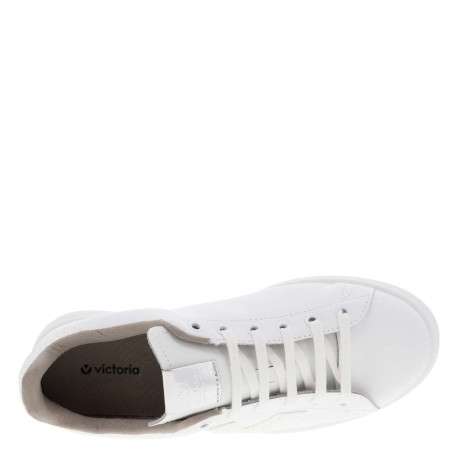 Tennis en cuir blanches avec un talon plat pourvu de lacets - Image 11
