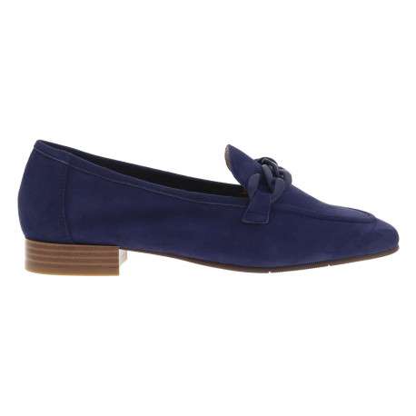 Mocassins à talon plat marines en cuir avec chaîne métallique épaisse sur le cou-de-pied
