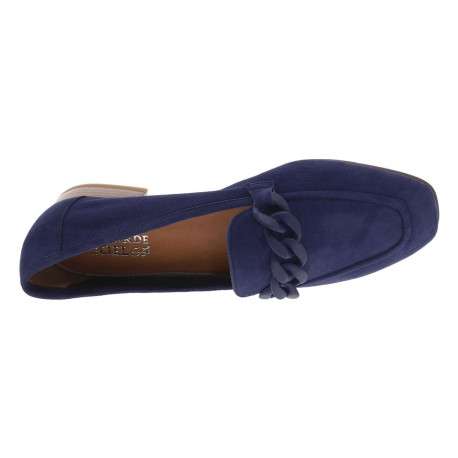 Mocassins à talon plat marines en cuir avec chaîne métallique épaisse sur le cou-de-pied - Image 5