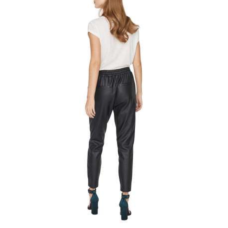 Pantalon en simili cuir noir uni avec une coupe droite - Image 18