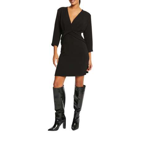 Robe courte noire unie effet gauffré avec une coupe droite col v et à manches courtes - Image 2