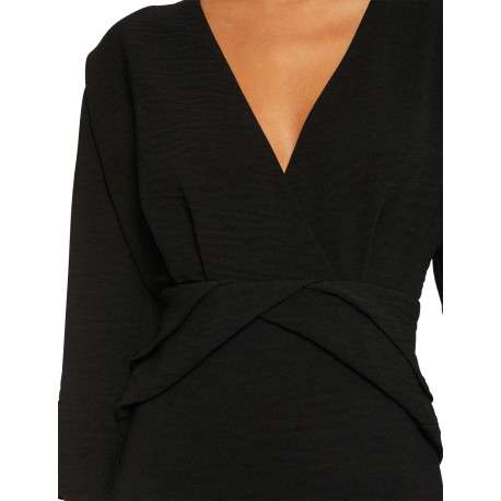Robe courte noire unie effet gauffré avec une coupe droite col v et à manches courtes - Image 3