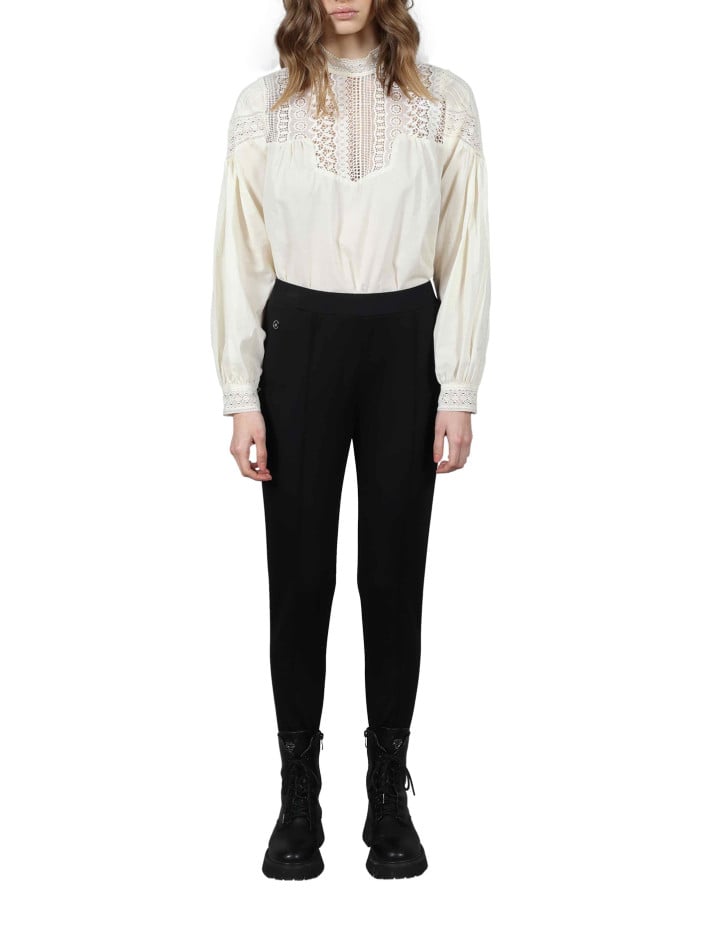 Pantalon noir uni avec une...