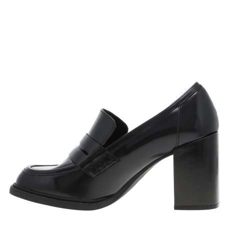 Escarpins simili cuir noir avec une coupe bateau à talon haut et languette fourrée - Image 3
