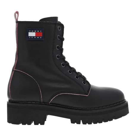 Boots en cuir noires à talon plat avec détails de couleur rose au niveau des coutures - Image 2