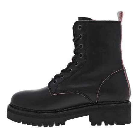 Boots en cuir noires à talon plat avec détails de couleur rose au niveau des coutures - Image 3