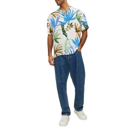 Chemise blanche imprimé coupe regular fit avec col cubain et imprimé floral - Image 3