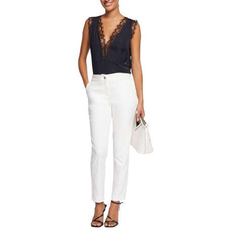 Pantalon 7/8éme blanc uni avec une coupe slim et une taille intermédiaire - Image 2