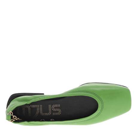 Ballerines décolletées en cuir vert à chainette dorée sur la cheville - Image 5
