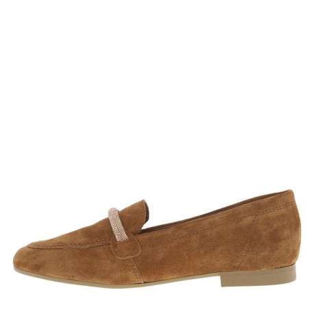Mocassins en cuir cognac avec un talon plat et des strass sur le cou-de-pied - Image 3