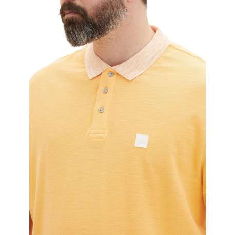 Polo en coton maille piquée orange avec une coupe droite et un col boutonné - Image 5