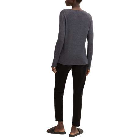 Pull anthracite uni avec un col v et des manches longues - Image 2