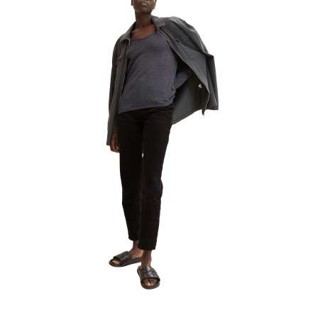 Pull anthracite uni avec un col v et des manches longues - Image 5