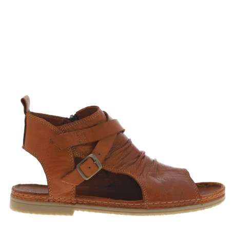 Nu-pieds en cuir cognac à talon plat et à boucle à ardillon dorée - Image 2