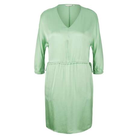 Robe courte verte unie avec une coupe ajustée un col v et des manche 3/4