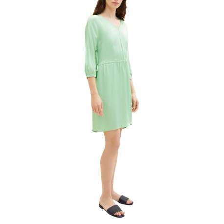 Robe courte verte unie avec une coupe ajustée un col v et des manche 3/4 - Image 4