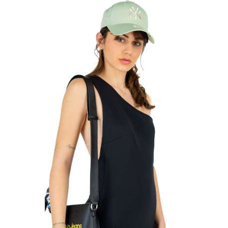 Robe courte moulante noire unie avec un col asymétrique à une seule bretelle - Image 3