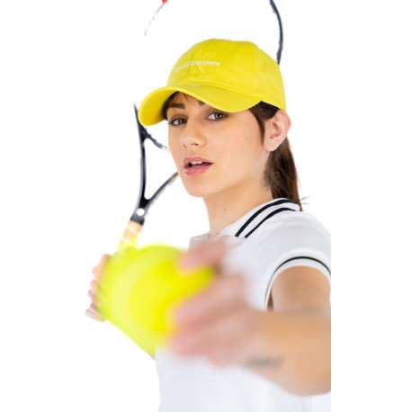 Casquette en coton biologique jaune unie avec broderie jaune sur le pan