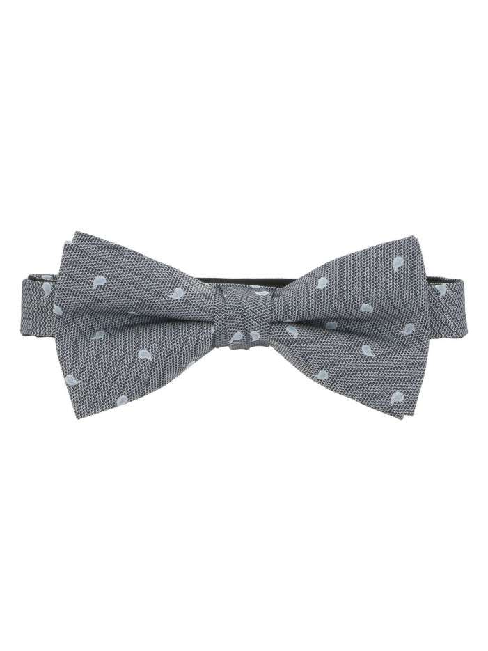 Noeud-papillon prénoué...