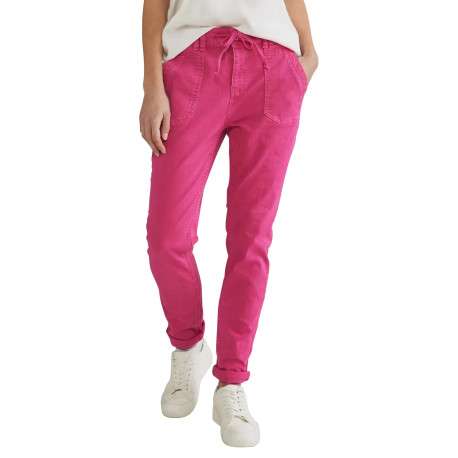 Pantalon fuchsia avec une coupe slim et liens de serrage autour de la taille - Image 2