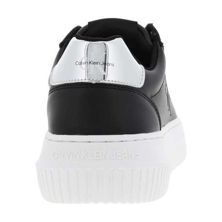 Sneakers en cuir noir à semelle plateforme blanche et à lacets plats - Image 6