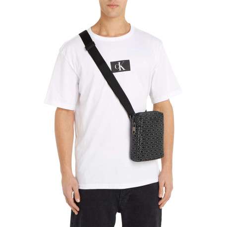 Sacoche noire grainée avec monogramme blanc imprimé et bandoulière réglable - Image 5