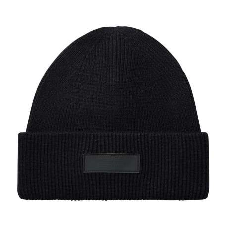 Bonnet noir uni en maille côtelée avec patch cousu sur le revers