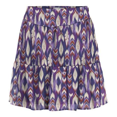 Jupe courte violette avec une coupe bohème et motif à plume