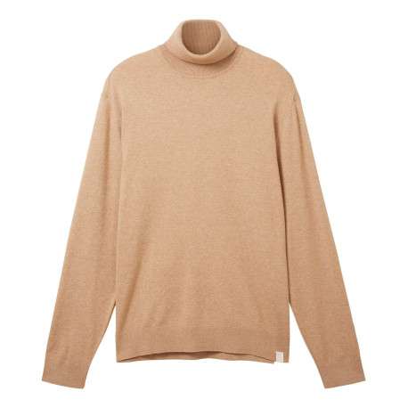 Pull beige chiné avec une coupe droite un col roulé et à manches longues
