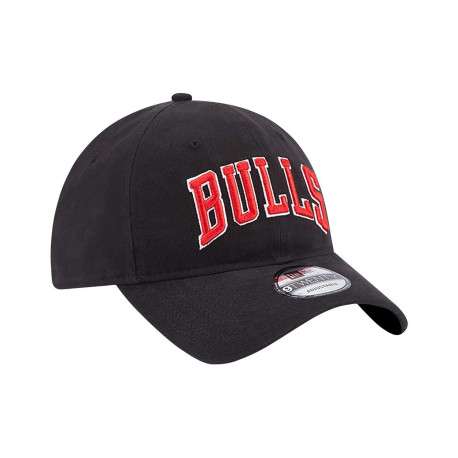 Casquette noire unie avec coupe dad cap et une fermeture strapback - Image 4