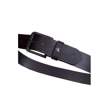 Ceinture noire unie en similicuir lisse avec logo embossé sur la bouce - Image 3
