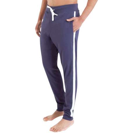 Pyjama long marine en coton avec une coupe droite et un col rond - Image 3