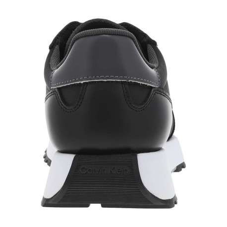 Baskets running noires en cuir et avec des lacets plats noirs - Image 6