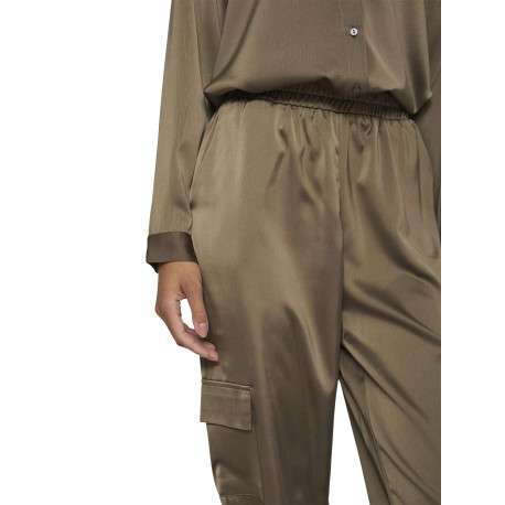 Pantalon style cargo kaki avec une coupe loose fit et une taille élastiquée - Image 4