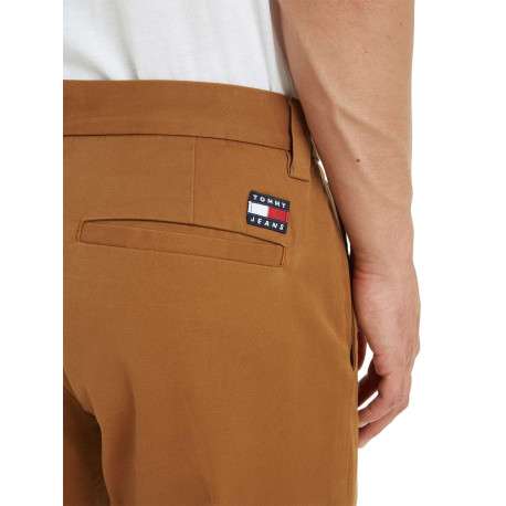 Pantalon chino en coton biologique mélangé camel avec une coupe regular fit - Image 4