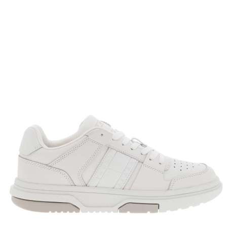 Baskets en cuir blanc lisse avec des empiècements et à lacets tressés plats - Image 2