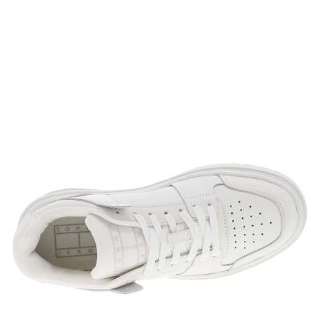 Baskets en cuir blanc lisse avec des empiècements et à lacets tressés plats - Image 4
