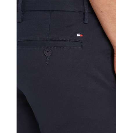 Pantalon Bleeker en coton marine uni avec une coupe chino et poches arrières - Image 4