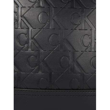 Sacoche noir avec logo embossé à l'avant et une anse réglable - Image 3